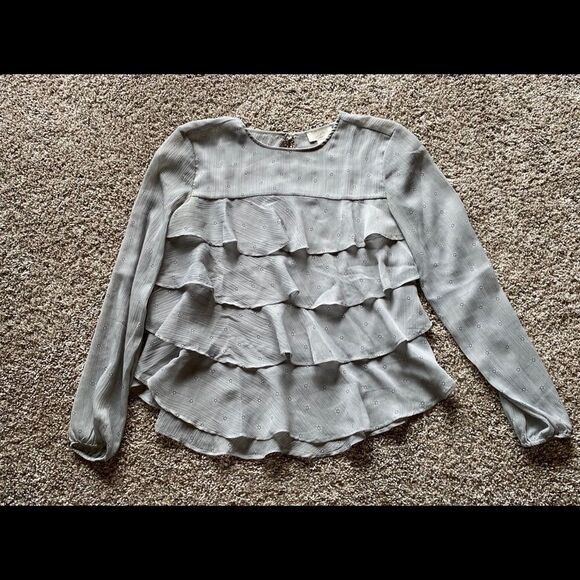 💼LOFT Sheer Gray Ruffled Blouse Like New - Picture 9 of 11